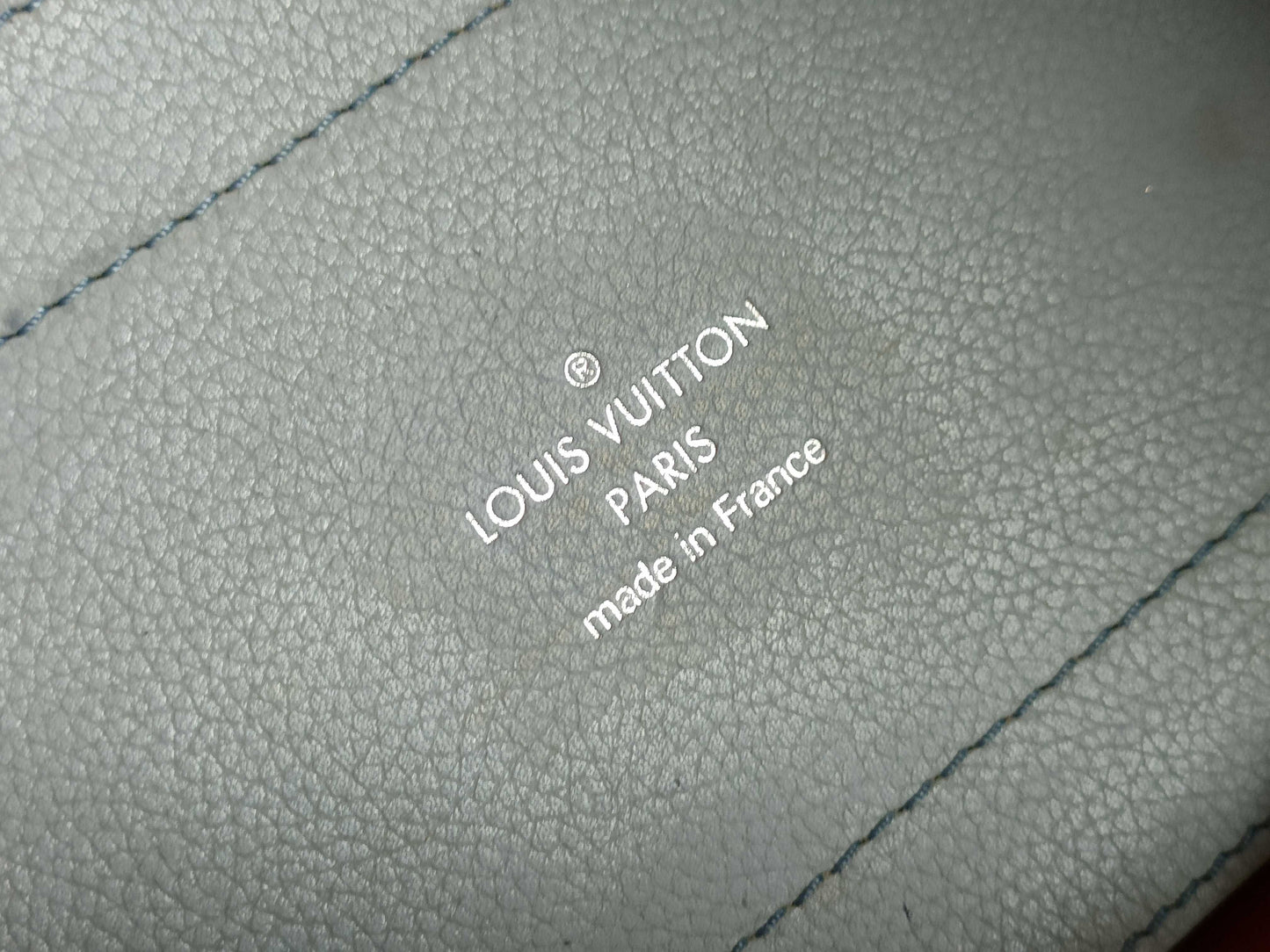 LOUIS VUITTON RFID verification failed. DR0139 Mahina Louis Vuitton Hina PM Mahina M52975 handbag.