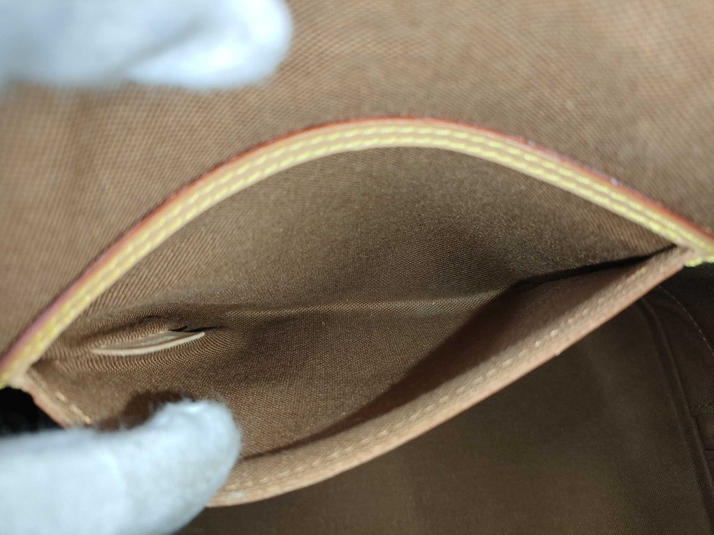 LOUIS VUITTON Louis Vuitton Monogram Alma Monogram Handbag