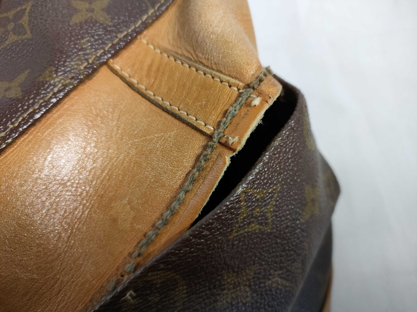 LOUIS VUITTON RFID verification not possible, serial number verification not possible, Monogram LOUIS VUITTON Monogram USA Exclusive Bucket Handbag