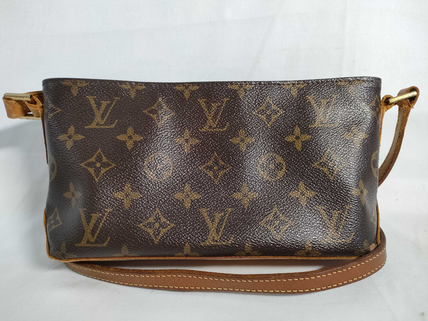 LOUIS VUITTON RFID verification failed. AR0072 Monogram LOUIS VUITTON M51240 Monogram Vuitton Monogram Trotter AR0072 Shoulder Bag