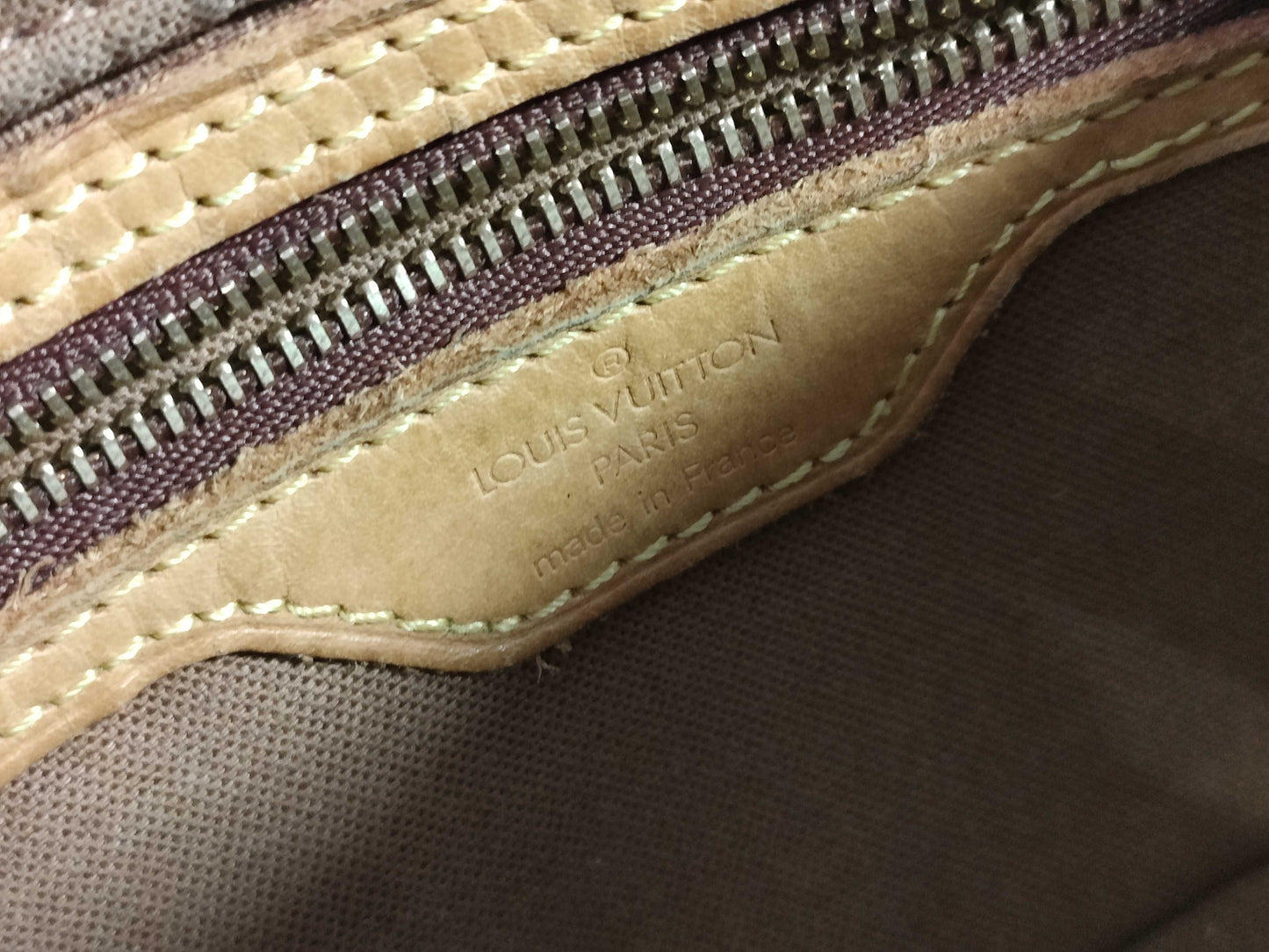 LOUIS VUITTON RFID verification failed. AR0072 Monogram LOUIS VUITTON M51240 Monogram Vuitton Monogram Trotter AR0072 Shoulder Bag