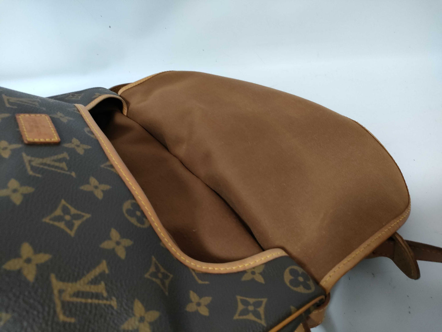 LOUIS VUITTON Monogram LV Mono Saumur 893FC Shoulder Bag