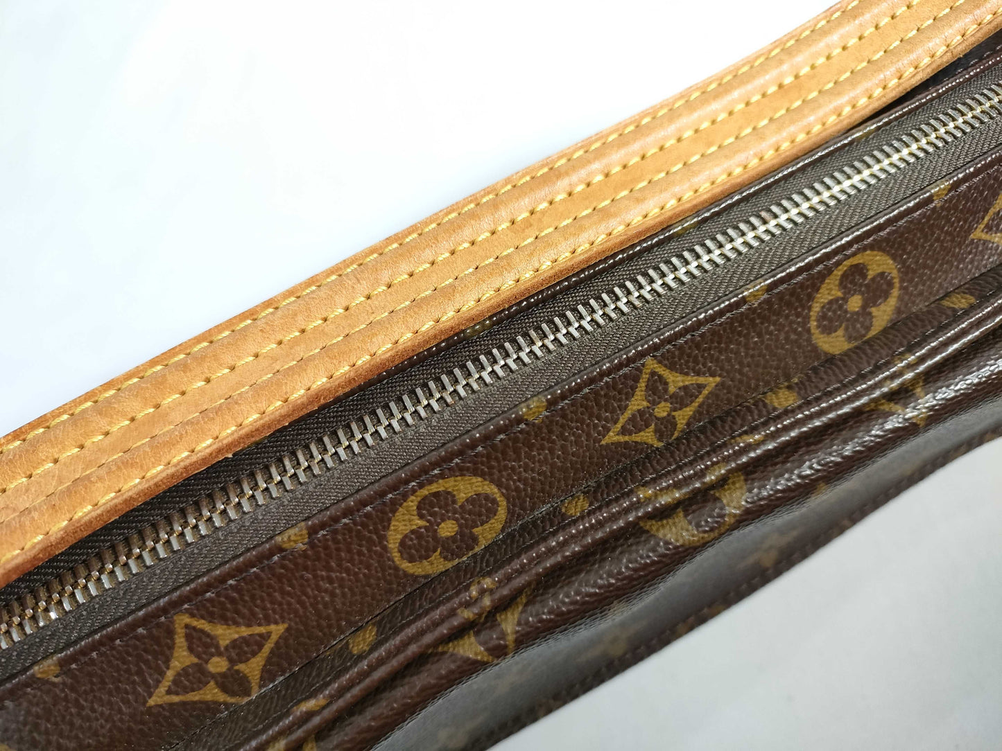 LOUIS VUITTON RFID verification failed. DU1004 Monogram LV Shoulder Bag.