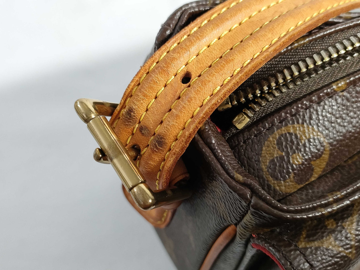 LOUIS VUITTON RFID verification failed. DU1004 Monogram LV Shoulder Bag.