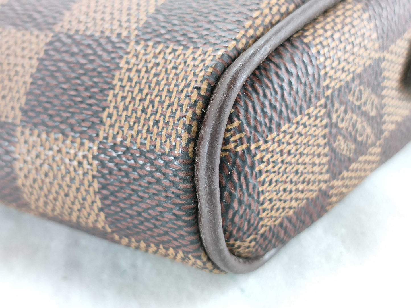 LOUIS VUITTON RFID Unverifiable Serial Number Unverifiable Damier LV Shoulder Bag