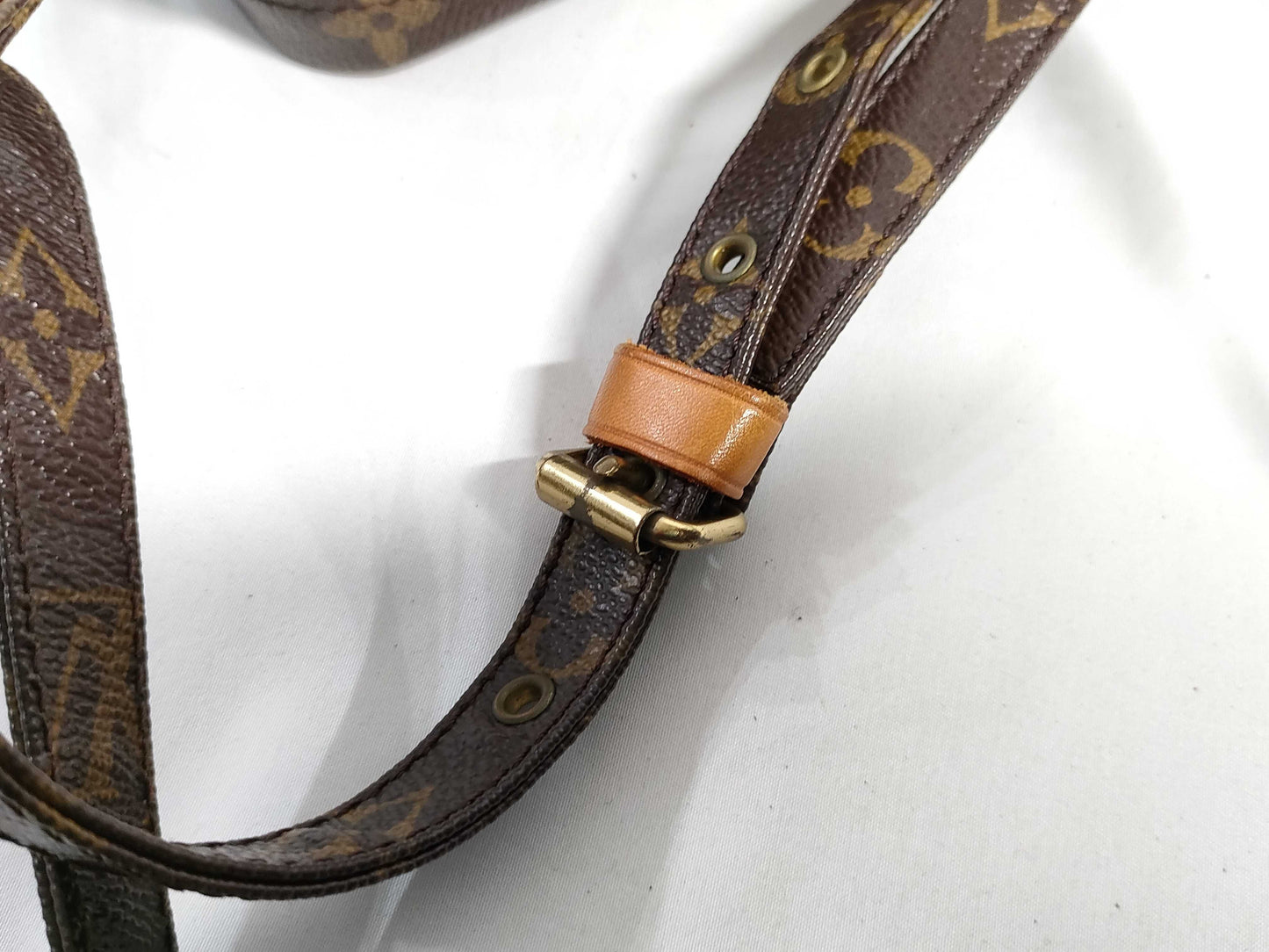 LOUIS VUITTON RFID verification failed. SL0052 Monogram Louis Vuitton Danube Shoulder Bag.