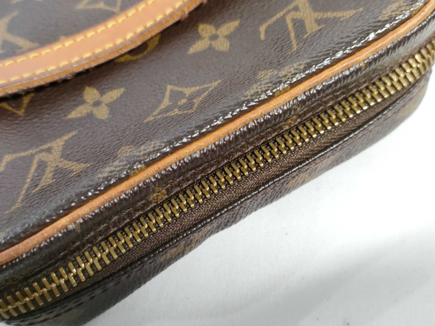 LOUIS VUITTON RFID verification failed. SL0052 Monogram Louis Vuitton Danube Shoulder Bag.