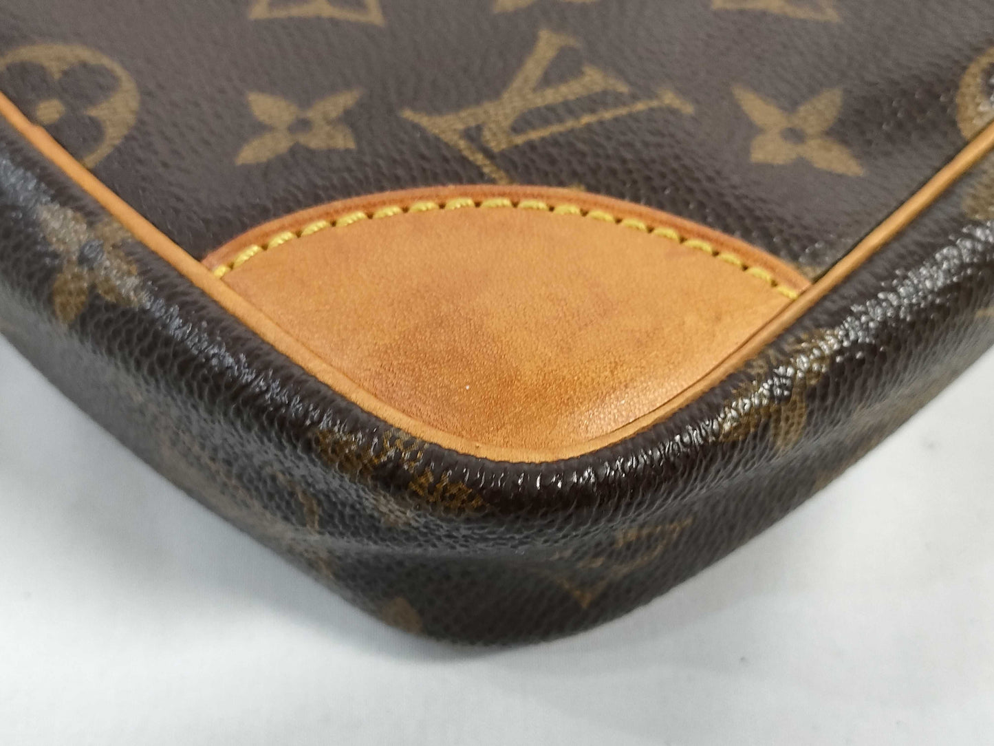 LOUIS VUITTON RFID verification failed. SL0052 Monogram Louis Vuitton Danube Shoulder Bag.
