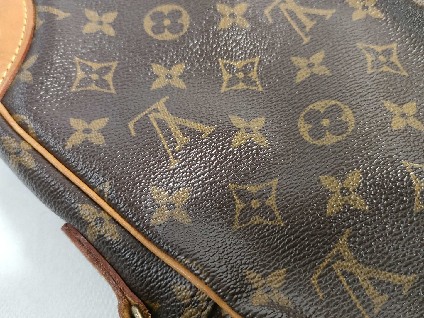 LOUIS VUITTON RFID verification failed. SL0052 Monogram Louis Vuitton Danube Shoulder Bag.