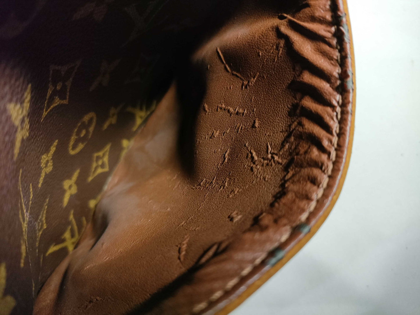 LOUIS VUITTON RFID verification failed. SL0052 Monogram Louis Vuitton Danube Shoulder Bag.