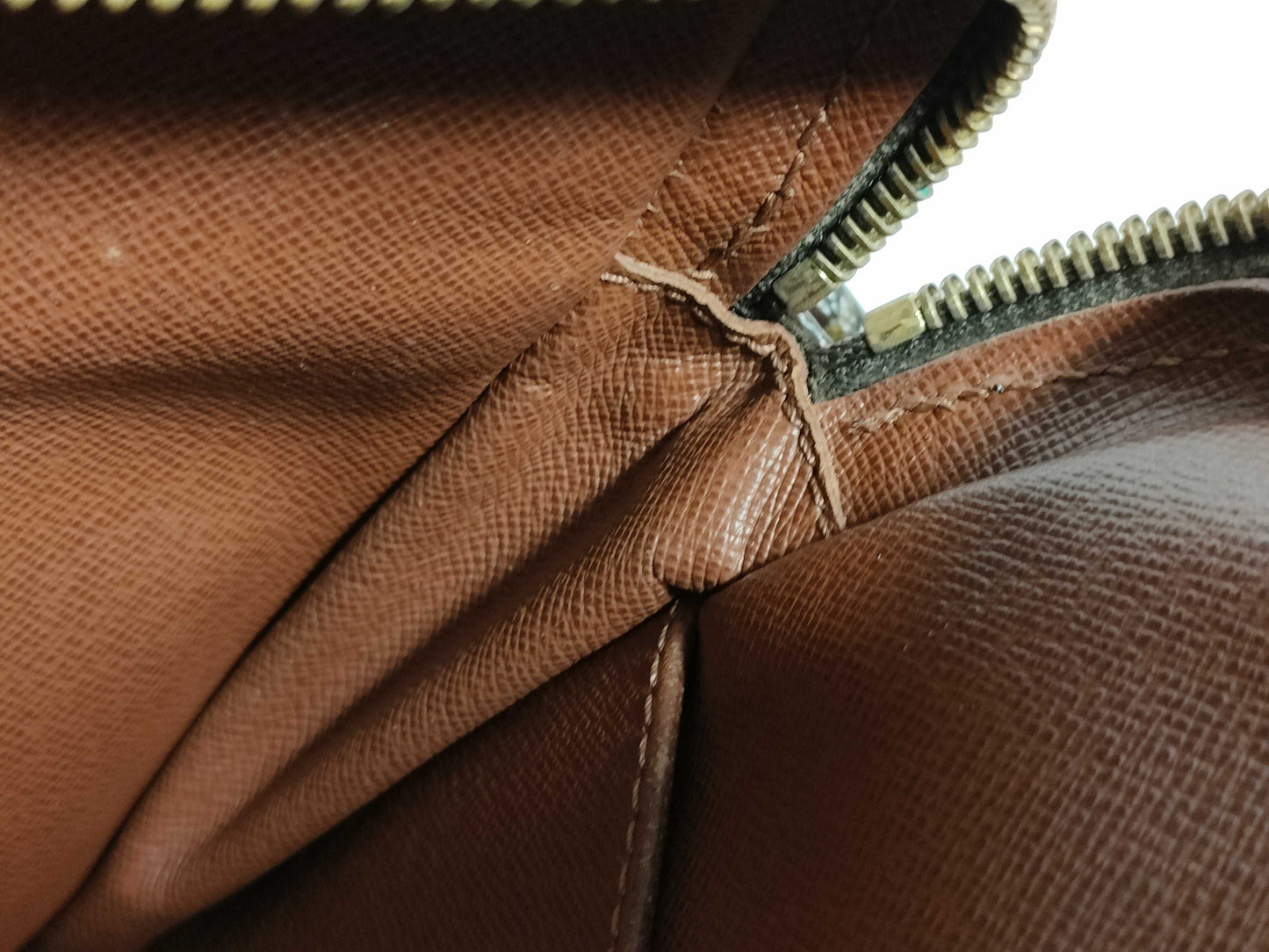 LOUIS VUITTON RFID verification failed. SL0052 Monogram Louis Vuitton Danube Shoulder Bag.