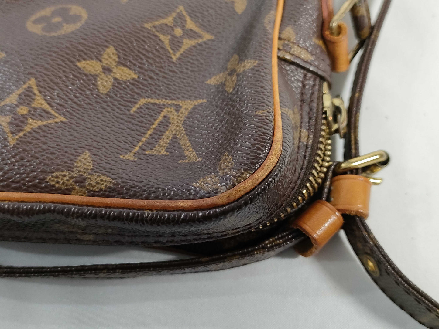 LOUIS VUITTON RFID verification failed. SL0052 Monogram Louis Vuitton Danube Shoulder Bag.