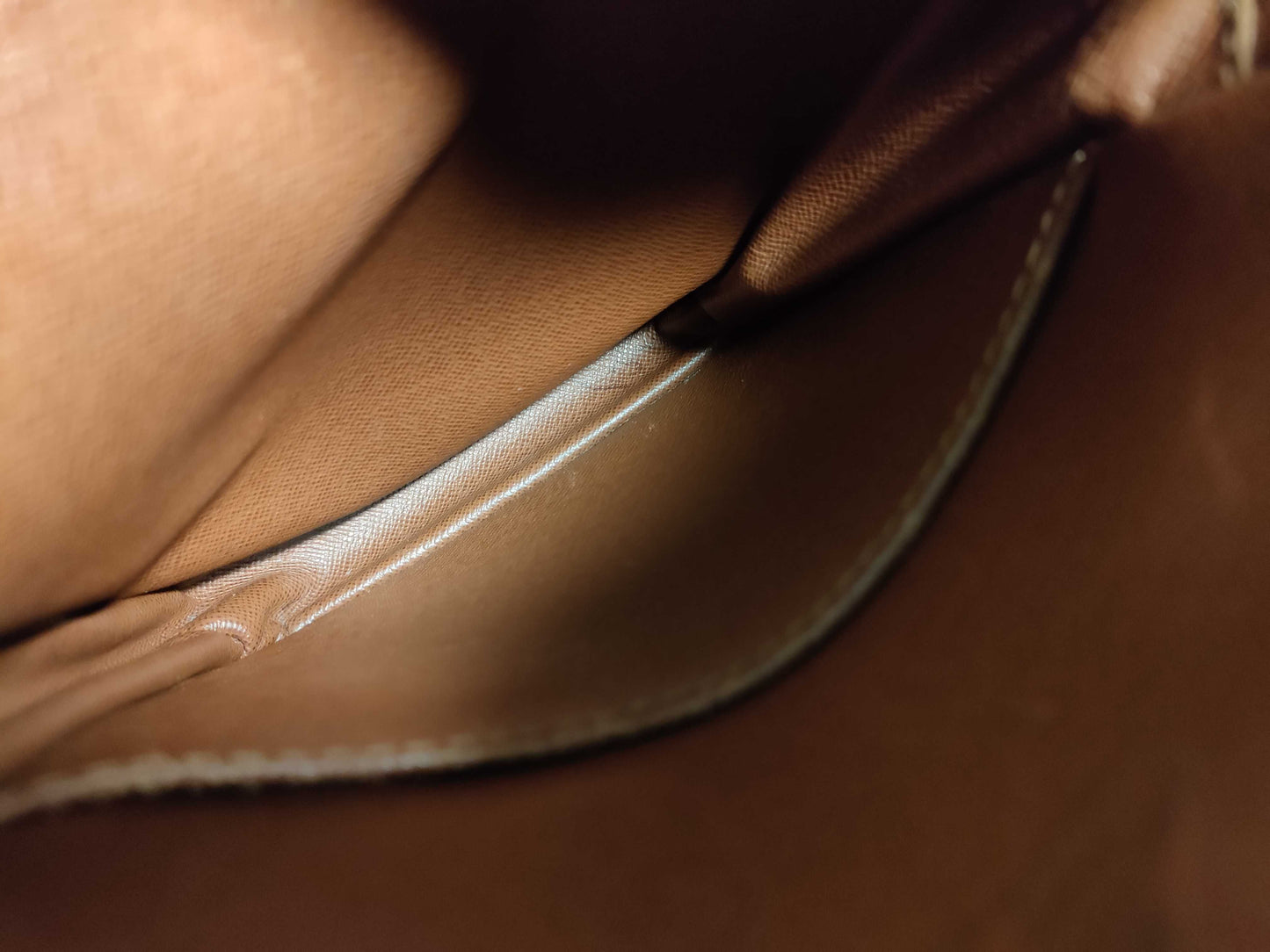 LOUIS VUITTON RFID verification failed. SL0052 Monogram Louis Vuitton Danube Shoulder Bag.