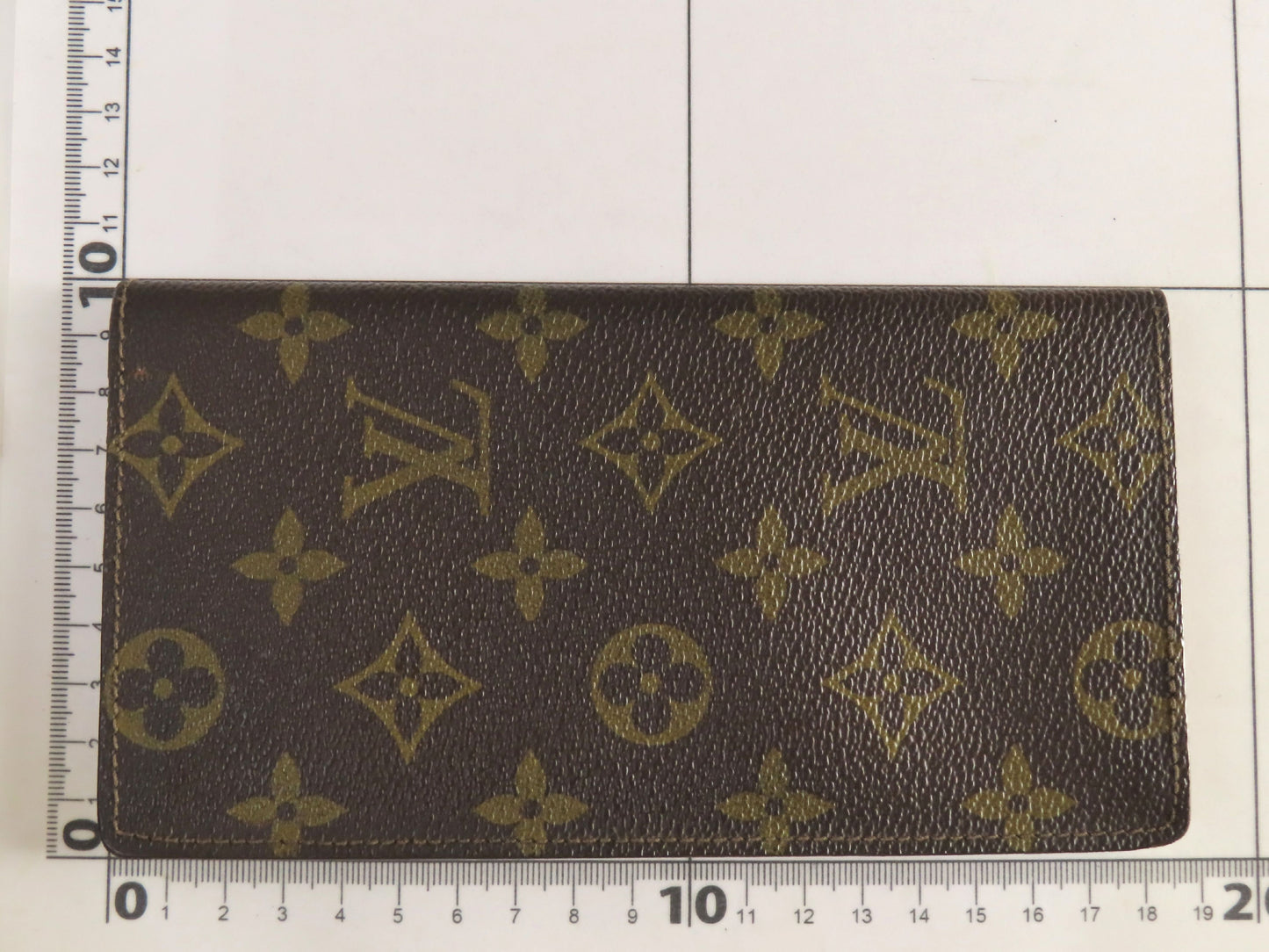 LOUIS VUITTON Monogram Louis Vuitton Monogram Porte Carte Credit Wallet