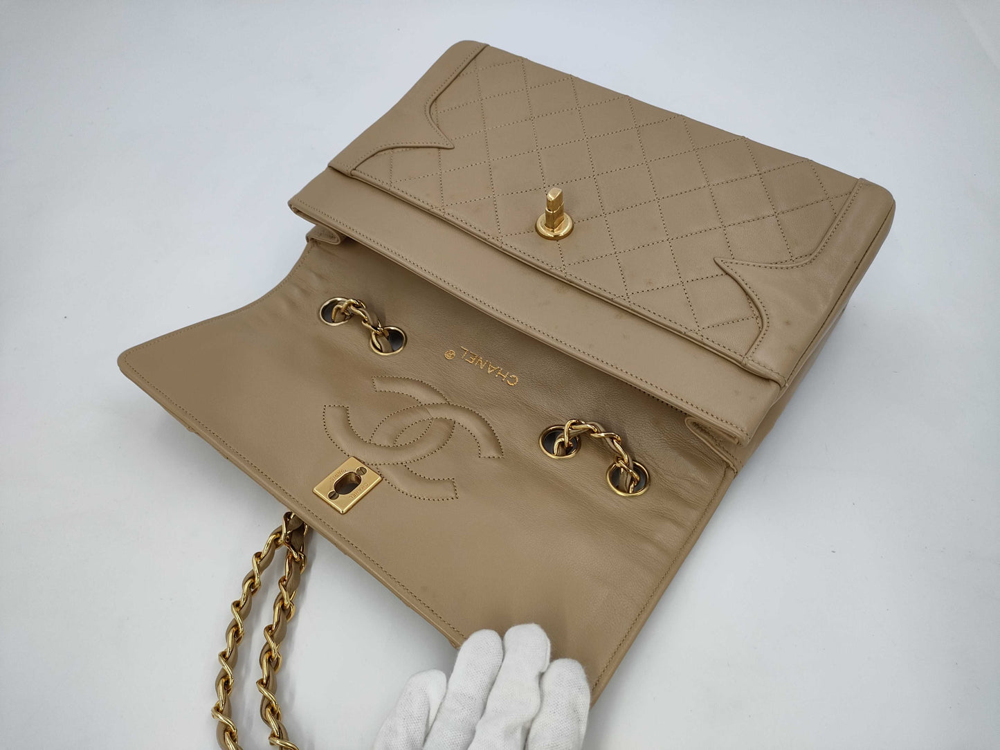 CHANEL Matelasse 25 Lambskin Shoulder Bag