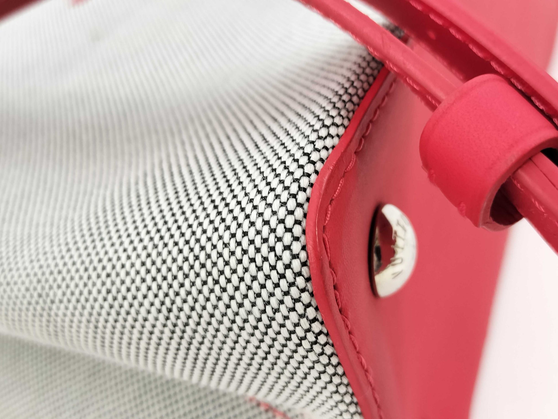LOUIS VUITTON LV Capucines Bag