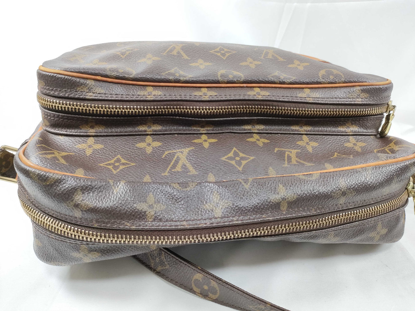 LOUIS VUITTON AR 0072 RFID Unverified Monogram LOUIS VUITTON Nile M45244 Shoulder Bag
