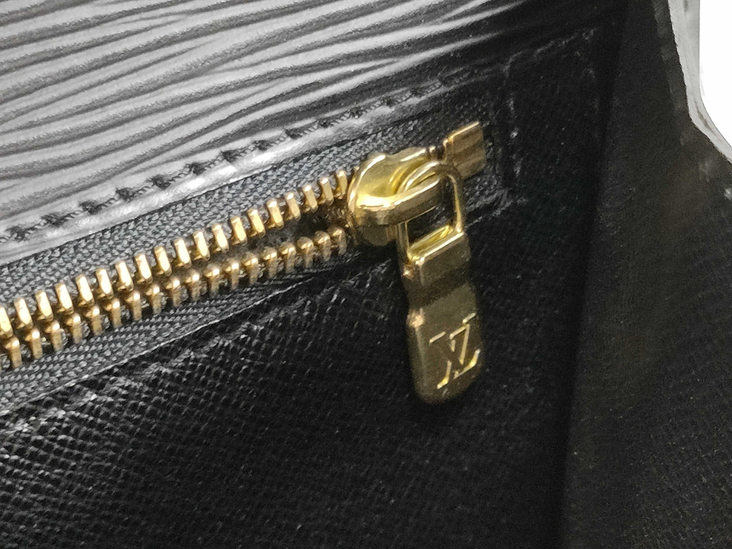 LOUIS VUITTON SR 1918 RFID Unverifiable Epi Leather LOUIS VUITTON Monceau M52122 Handbag