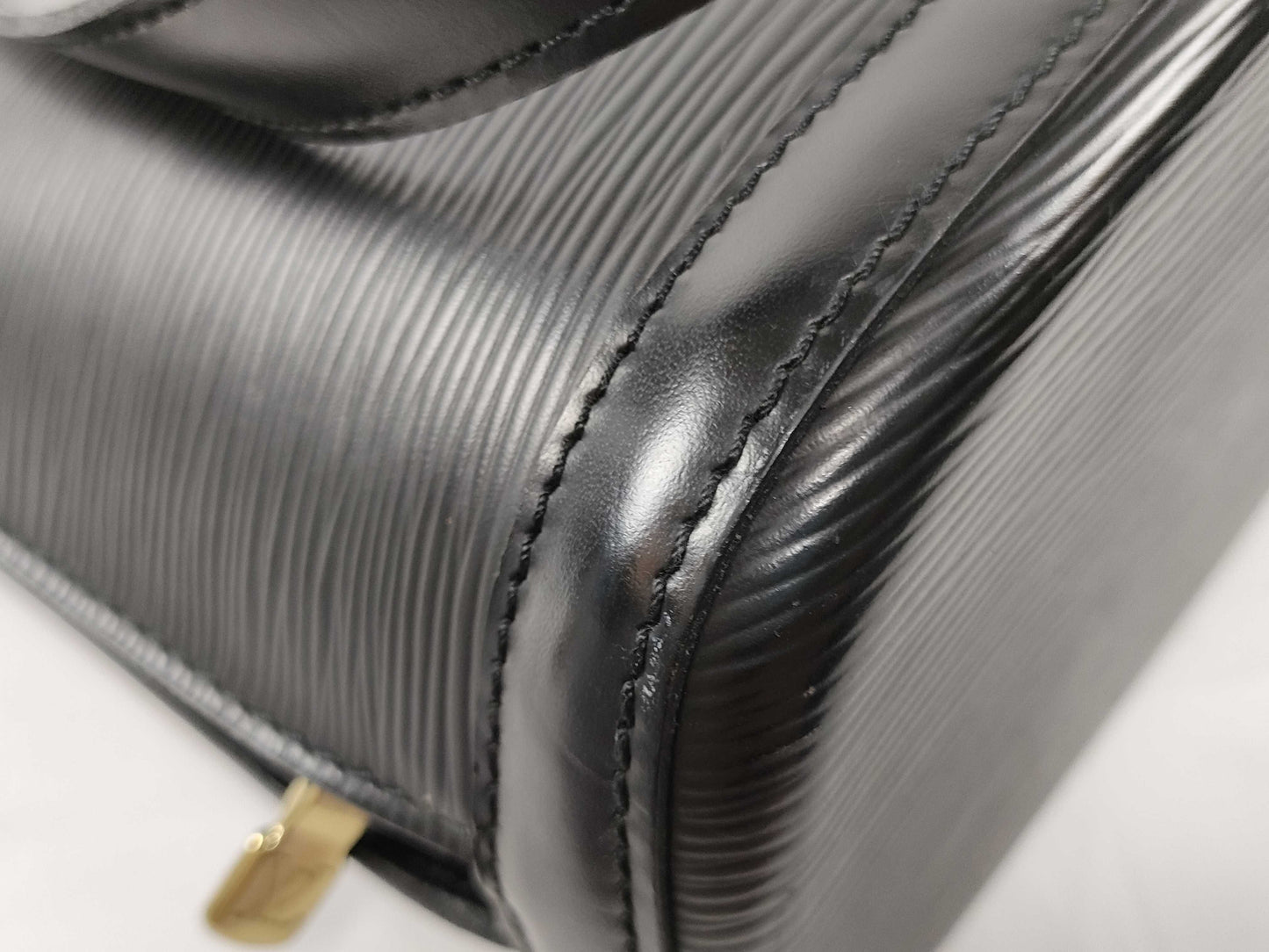 LOUIS VUITTON RFID Unverifiable Serial Number Unverifiable Epi Louis Vuitton Epi Noir Lussack M52282 Handbag