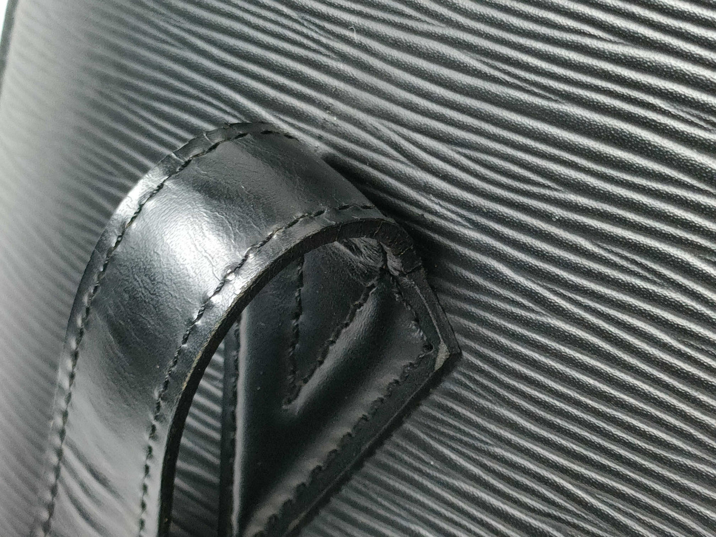 LOUIS VUITTON RFID Unverifiable Serial Number Unverifiable Epi Louis Vuitton Epi Noir Lussack M52282 Handbag