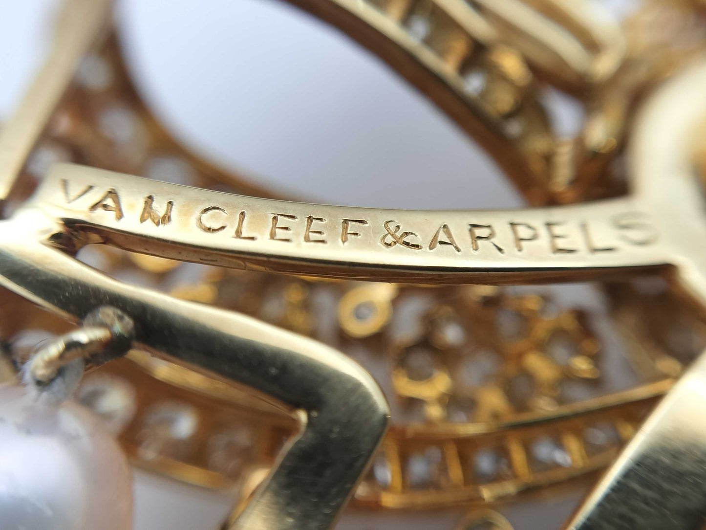 Van Cleef & Arpels Vintage Ribbon Diamond Necklace in 18K Yellow Gold