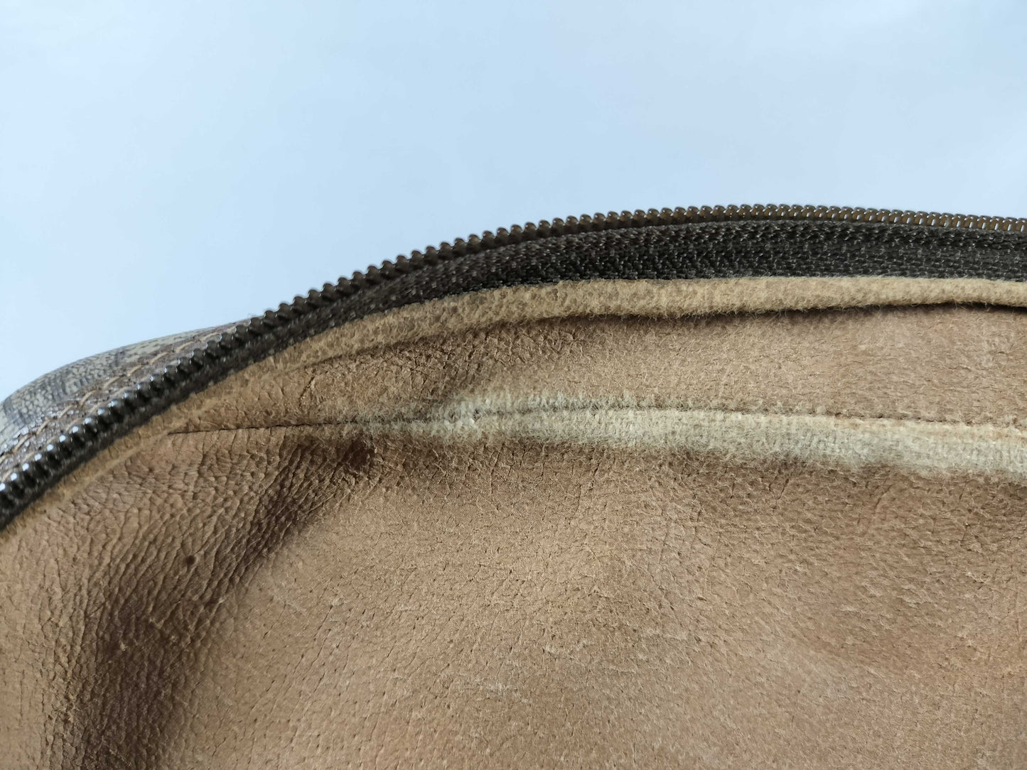 GUCCI GG Supreme Gucci Pouch