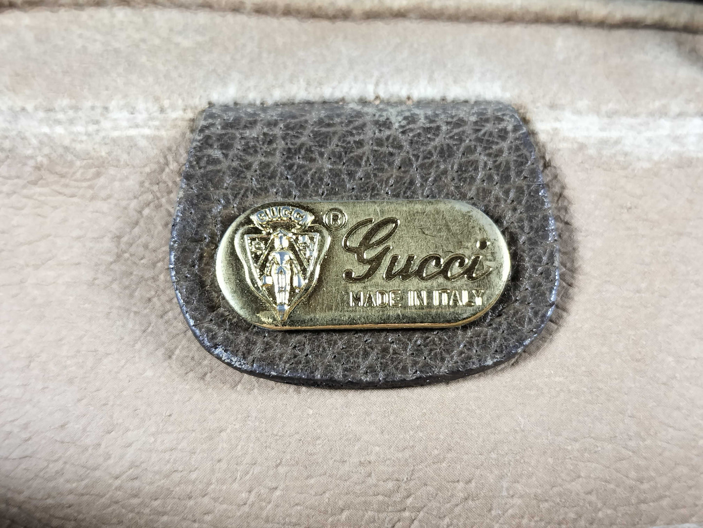 GUCCI GG Supreme Gucci Pouch