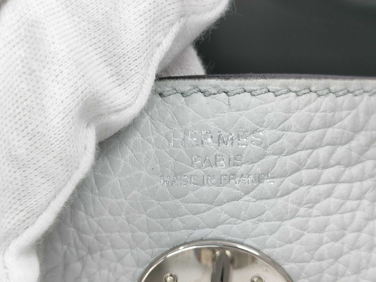 HERMES Lindy 26 Shoulder Bag in Taurillon Clemence Blue Pale with U Stamp and Silver Hardware