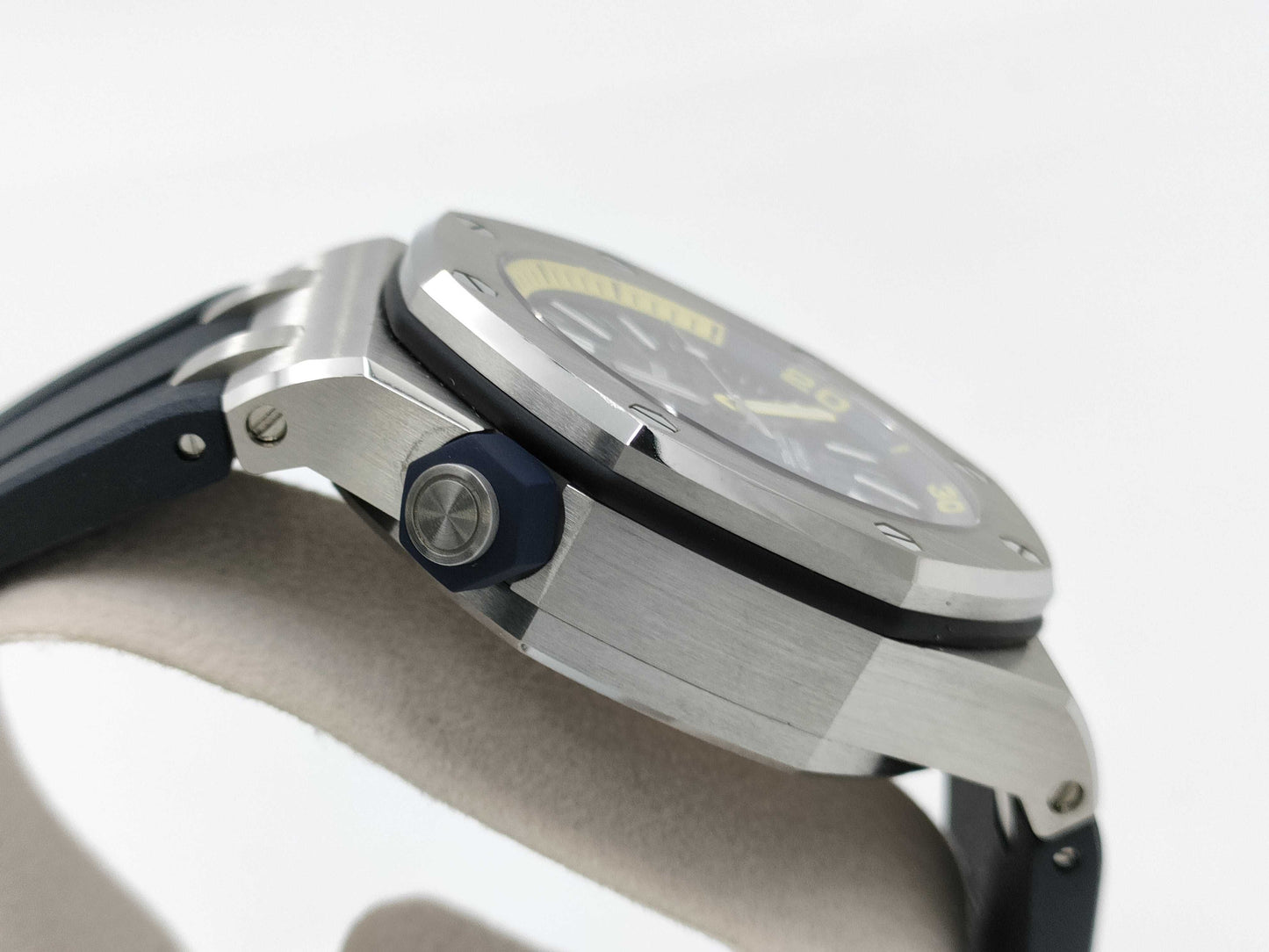 AUDEMARS PIGUET 15710ST.OO.A027CA.01 CT0537R Automatic Navy Dial Men's Watch