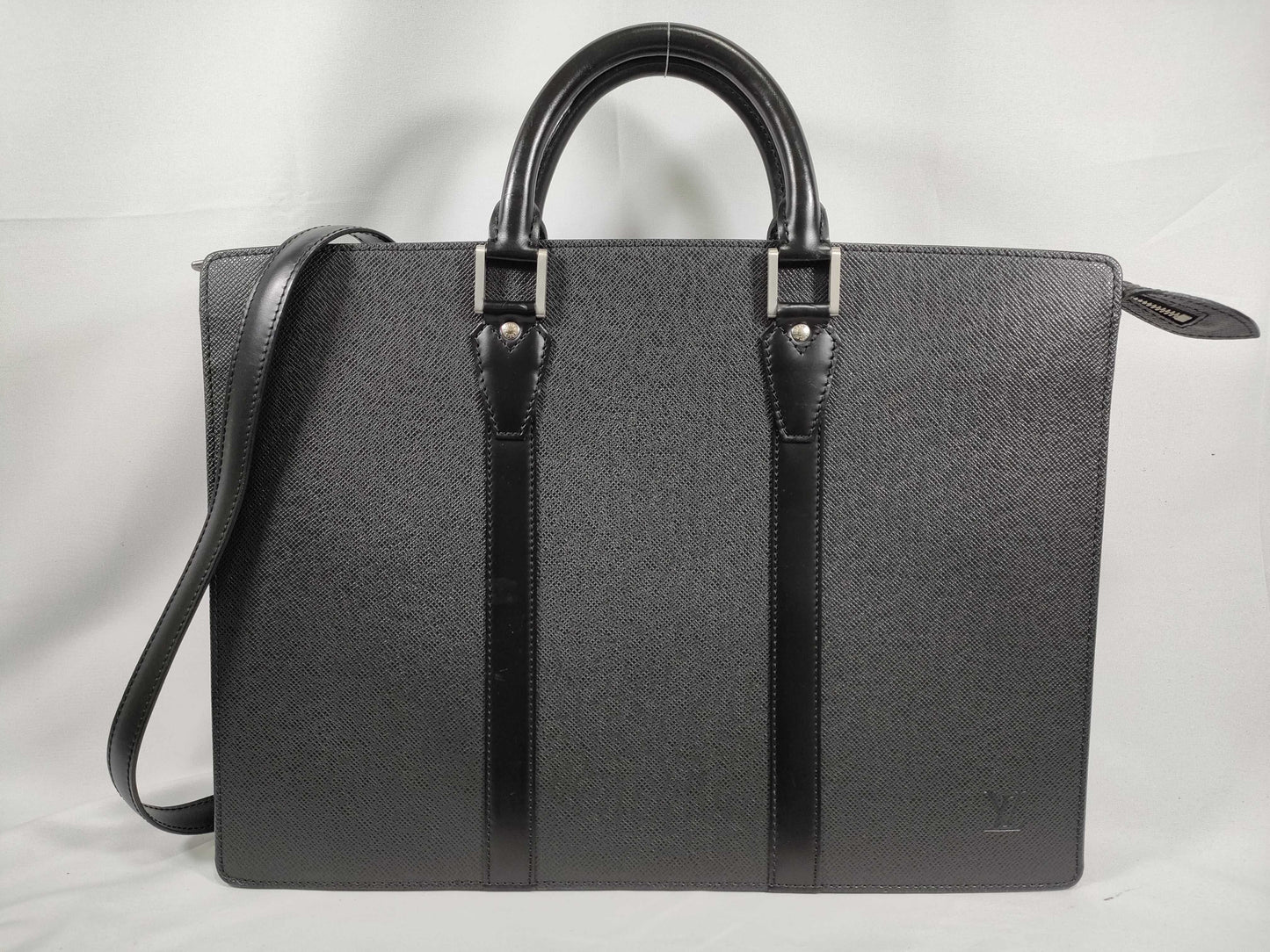 LOUIS VUITTON Taiga Porte-Document Rosan M30052 VI1025 Black Business Bag