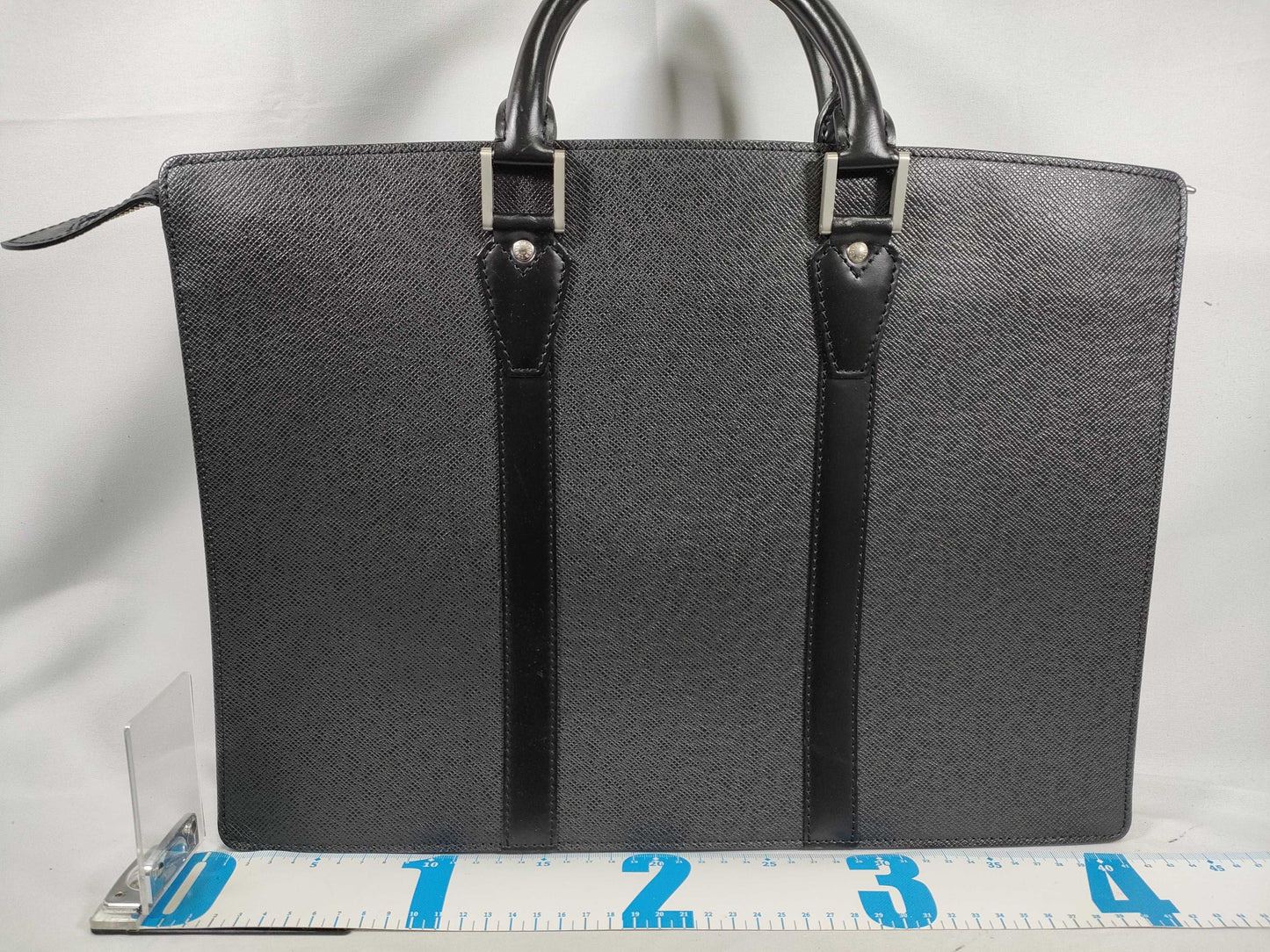 LOUIS VUITTON Taiga Porte-Document Rosan M30052 VI1025 Black Business Bag