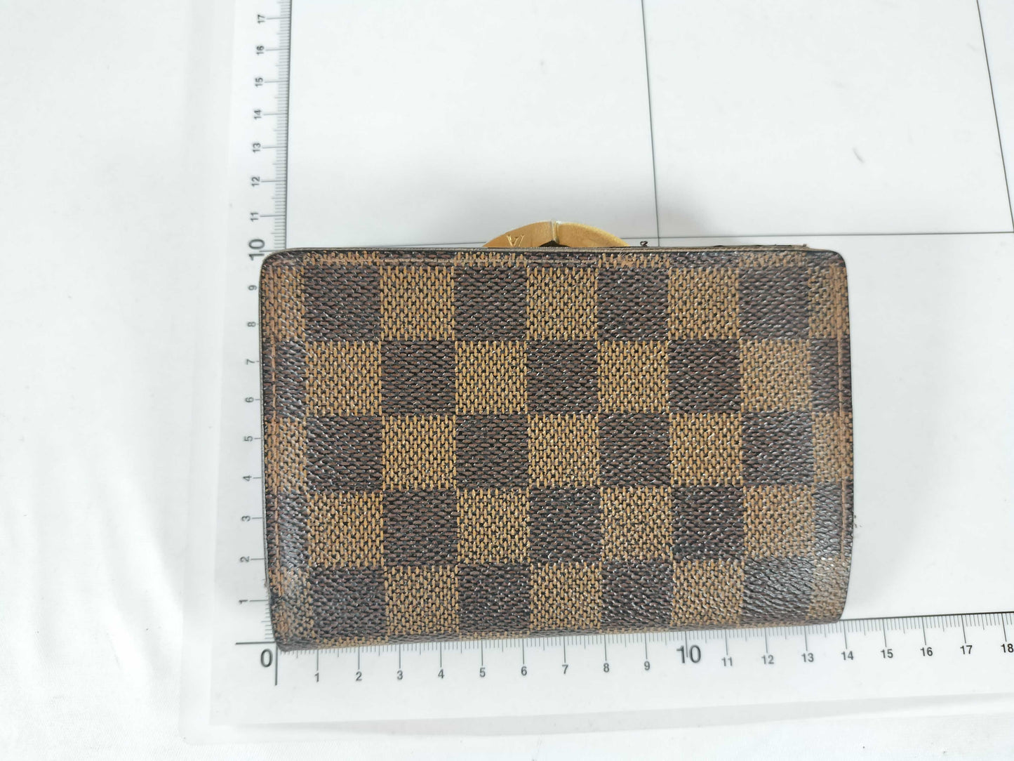 LOUIS VUITTON Damier Wallet