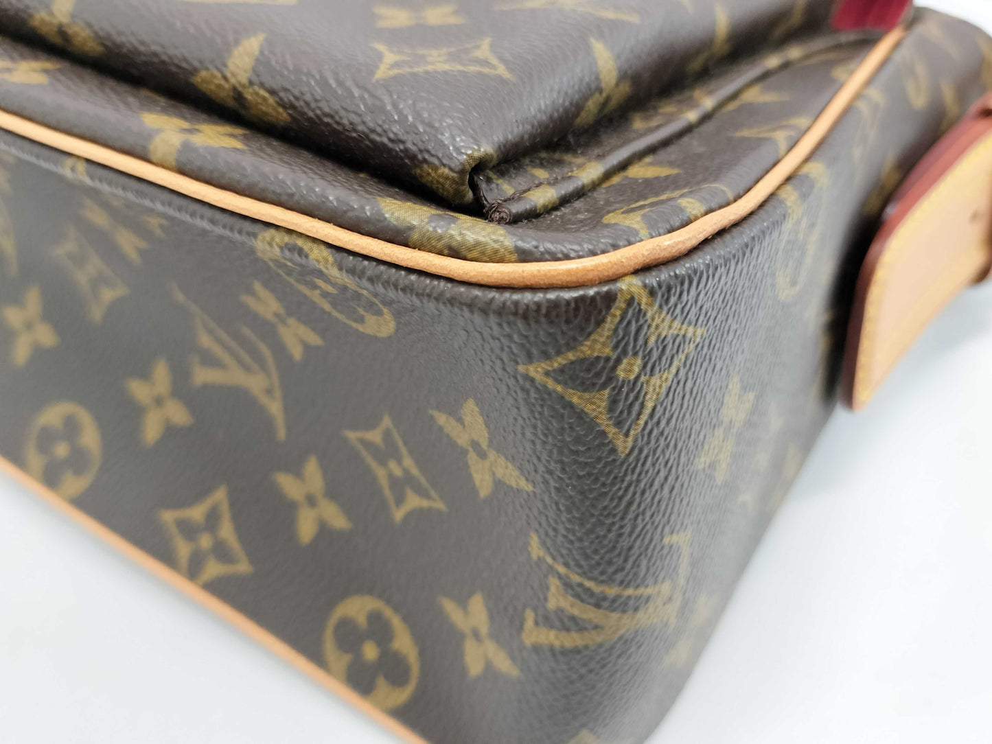 LOUIS VUITTON Viva Cite GM Shoulder Bag