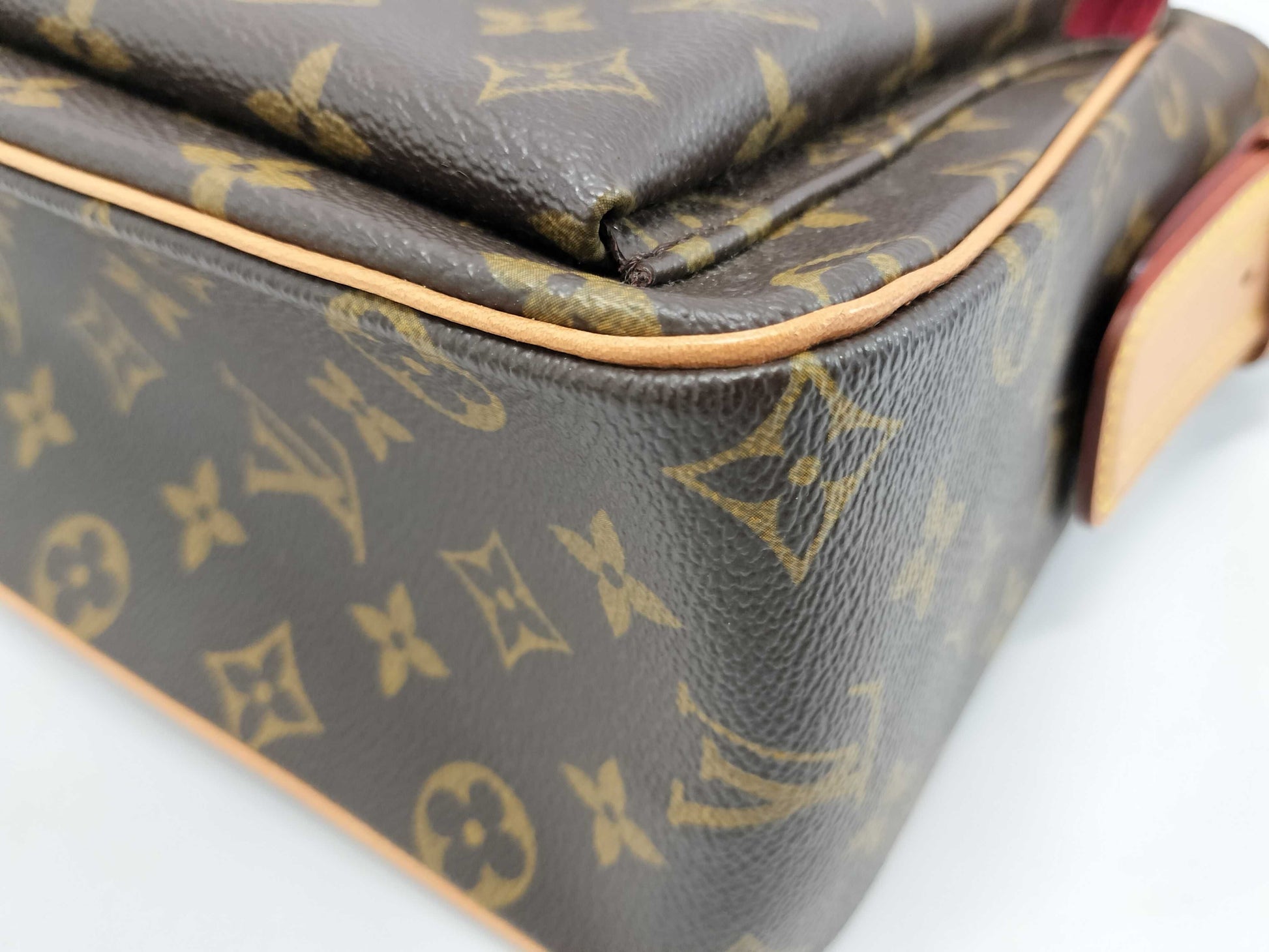 LOUIS VUITTON Viva Cite GM Shoulder Bag