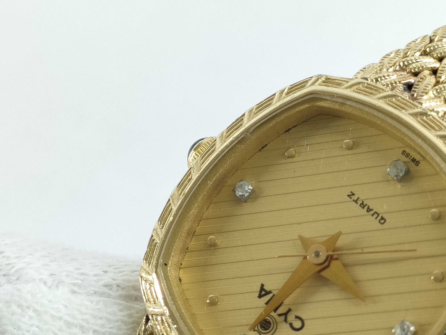 616 9045000 Not working/No guarantee of operation Women's watch
