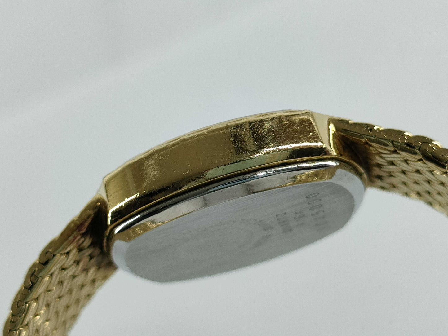 616 9045000 Not working/No guarantee of operation Women's watch