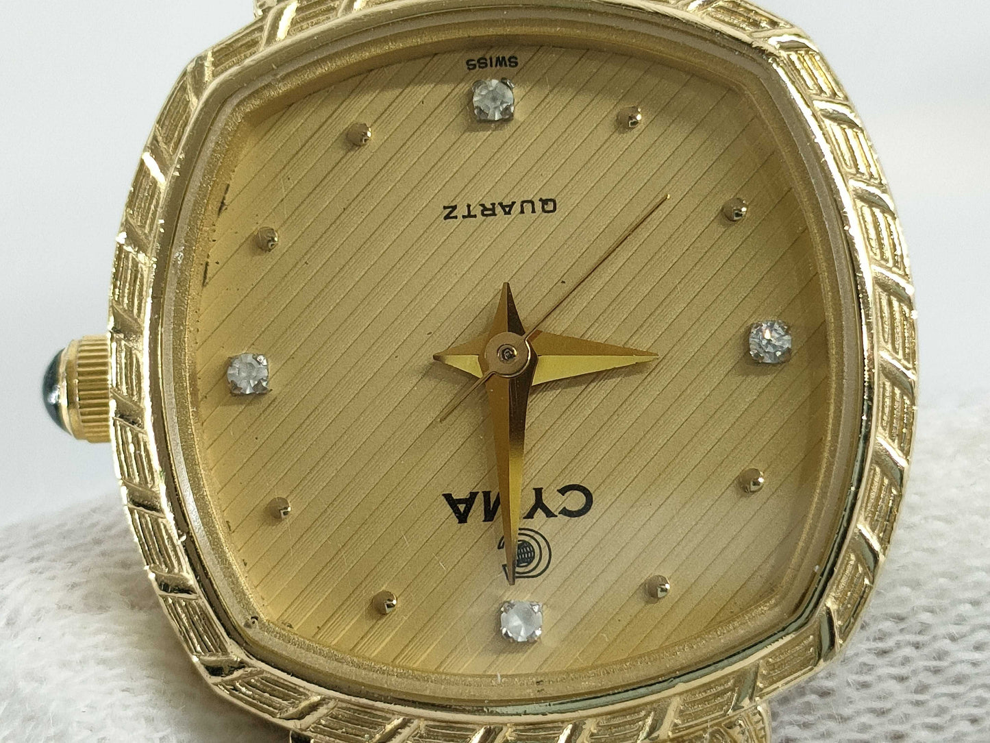 616 9045000 Not working/No guarantee of operation Women's watch