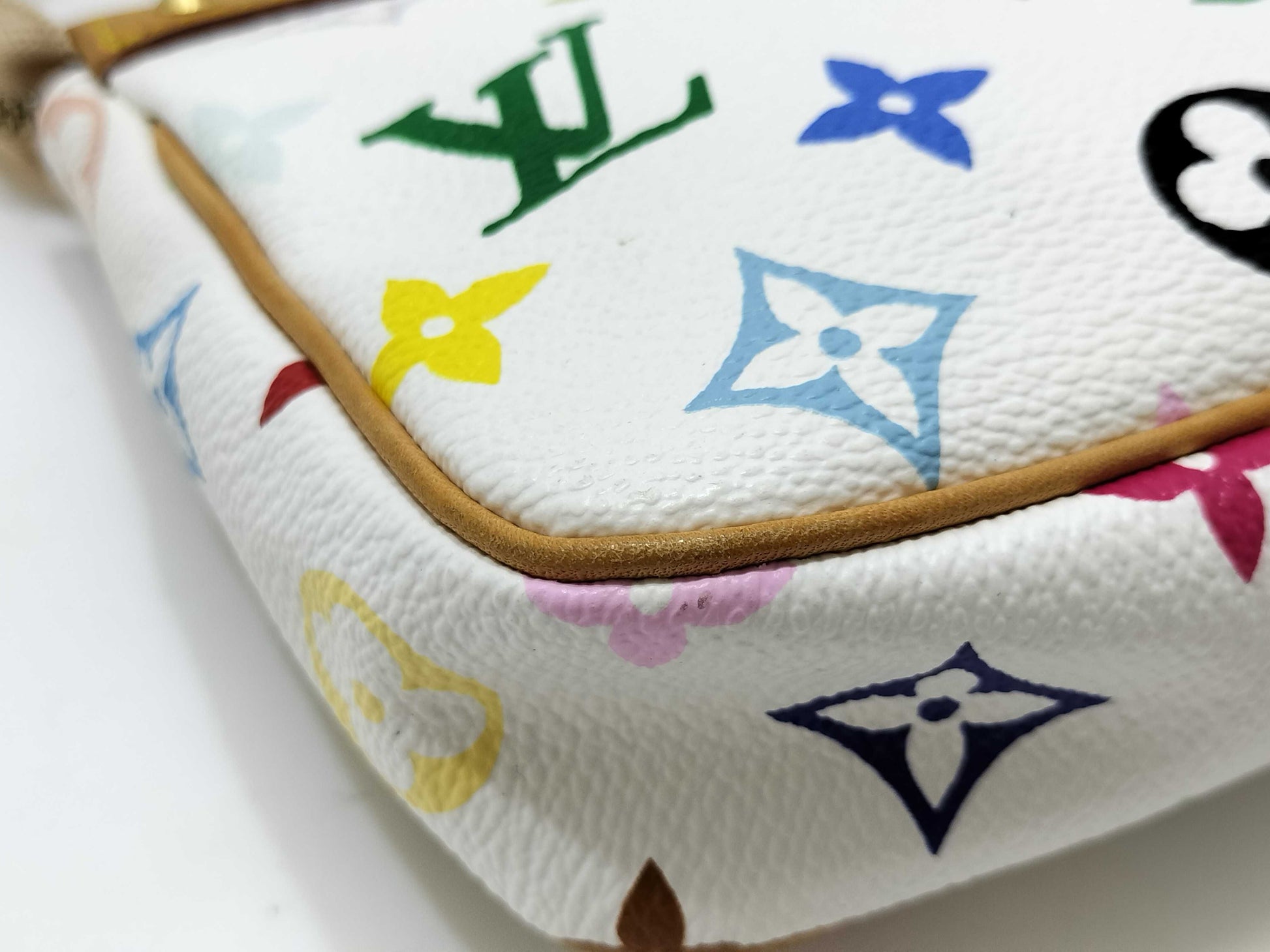 LOUIS VUITTON Multicolore Pochette Accessoires M92649 SL0043 White Pouch