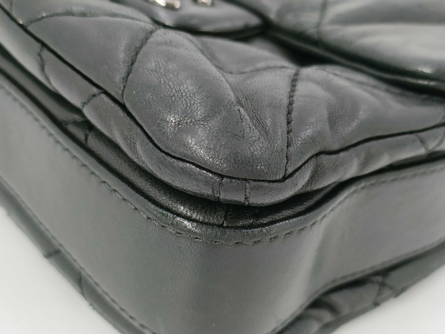 CHANEL Matelasse Chain Shoulder Bag