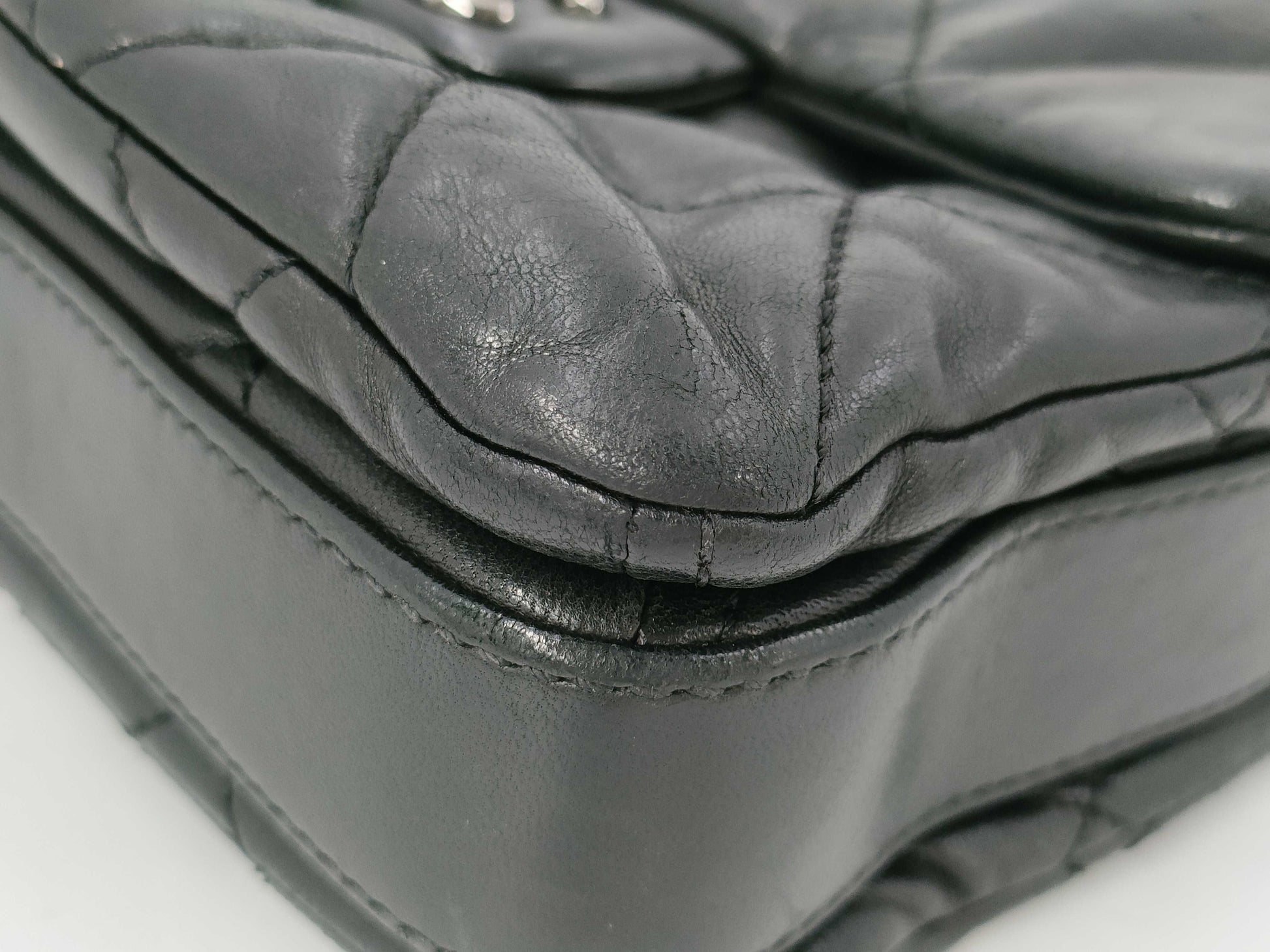 CHANEL Matelasse Chain Shoulder Bag