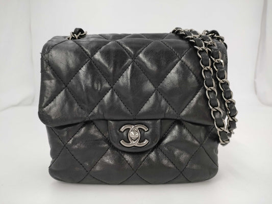 CHANEL Matelasse Chain Shoulder Bag
