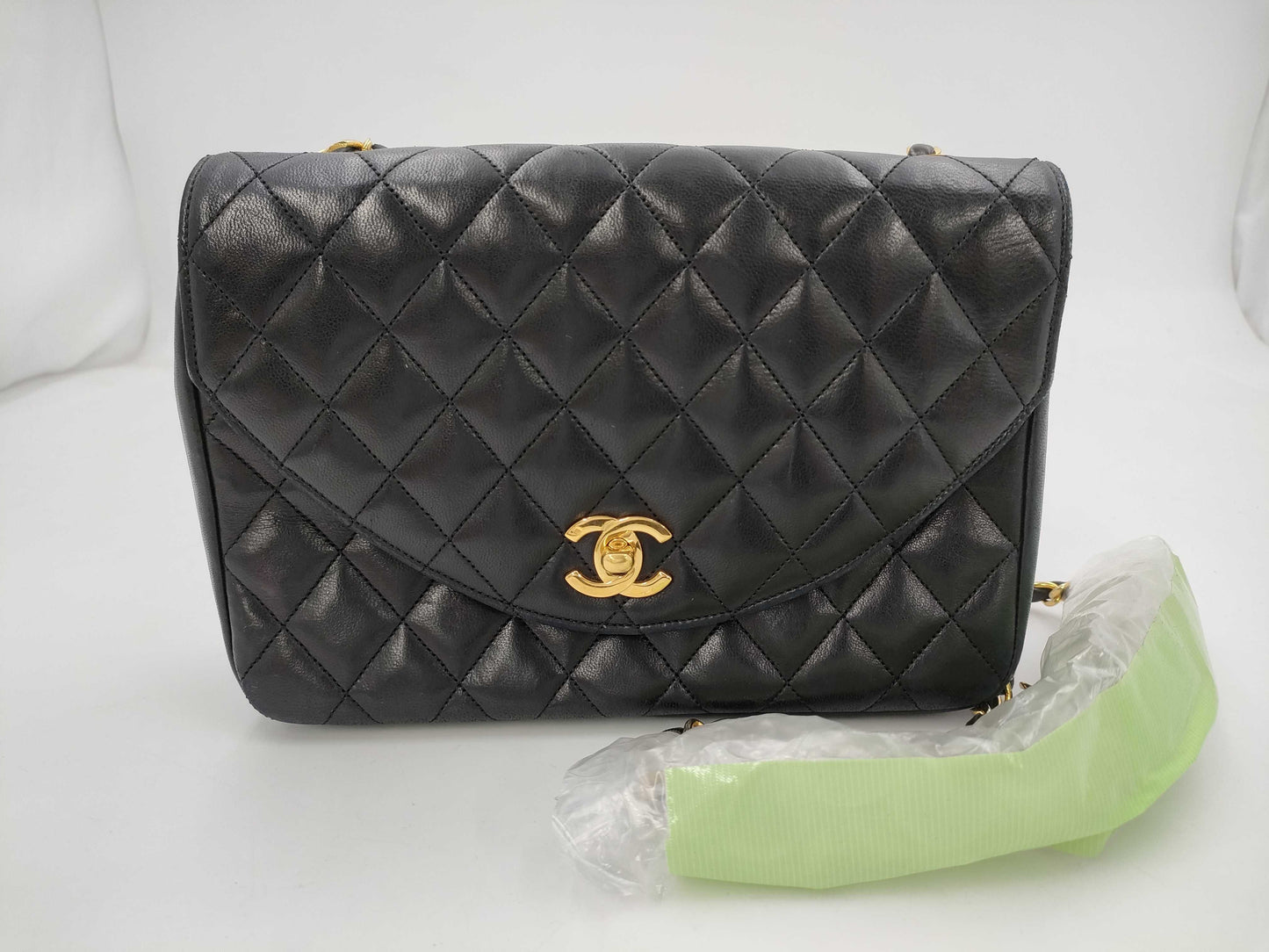 CHANEL Matelasse 23 Lambskin Single Chain Single Flap Shoulder Bag with Gold Hardware