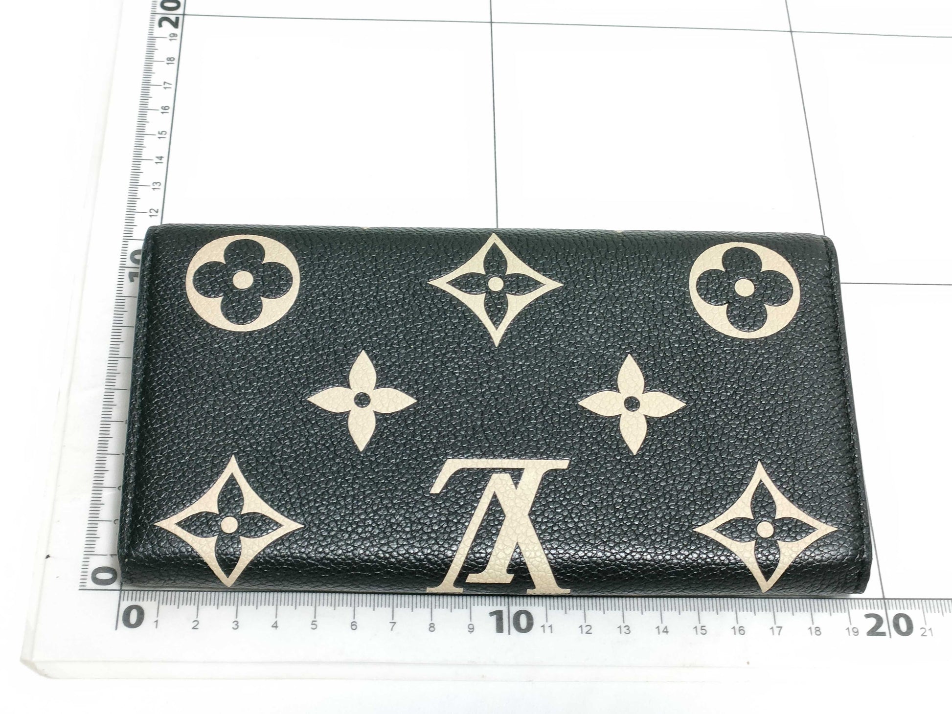 LOUIS VUITTON LVLouis Vuitton Portefeuille Sarah Bicolor M80496 RFID Wallet