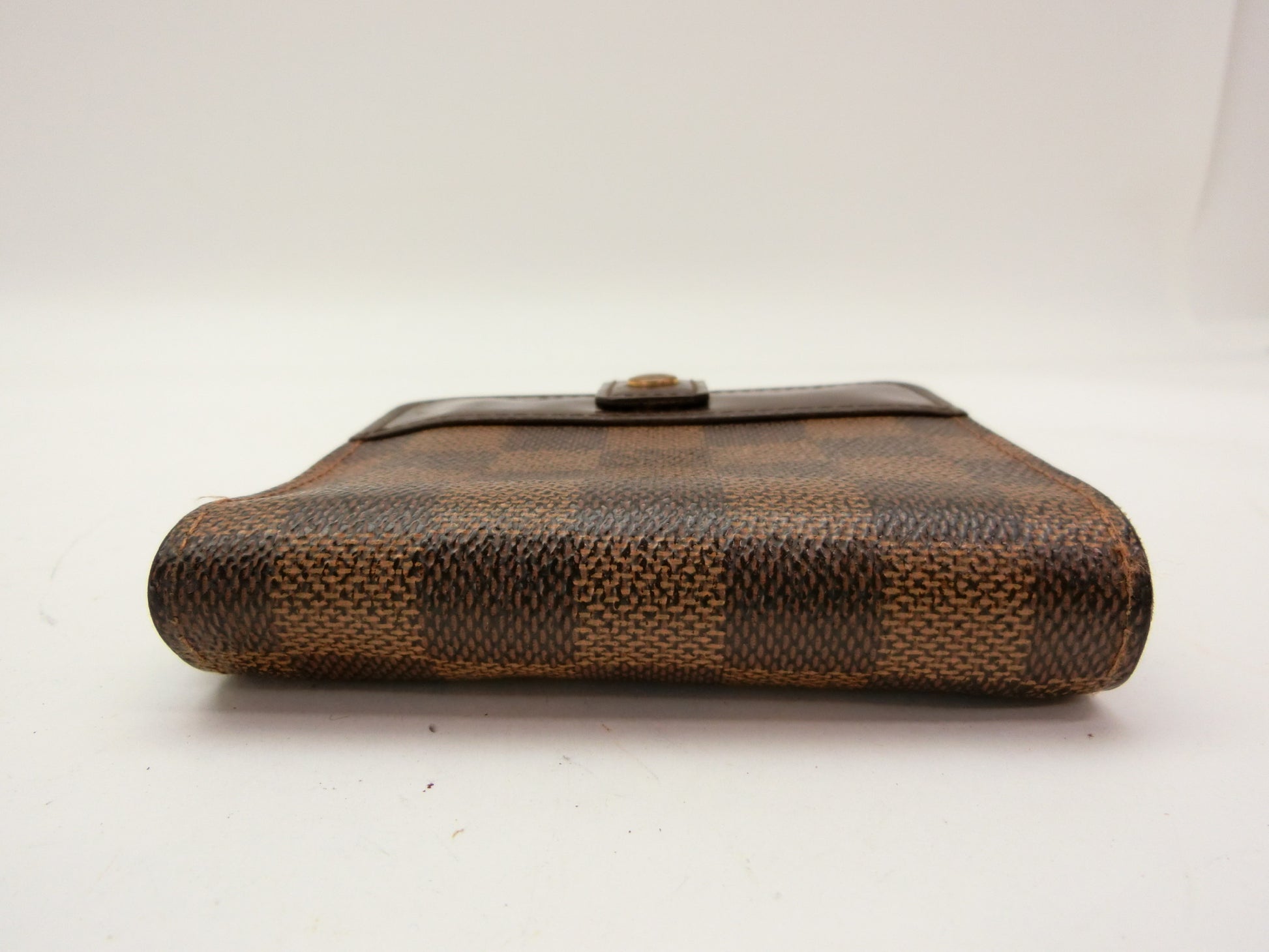 LOUIS VUITTON Damier Compact Zip Wallet