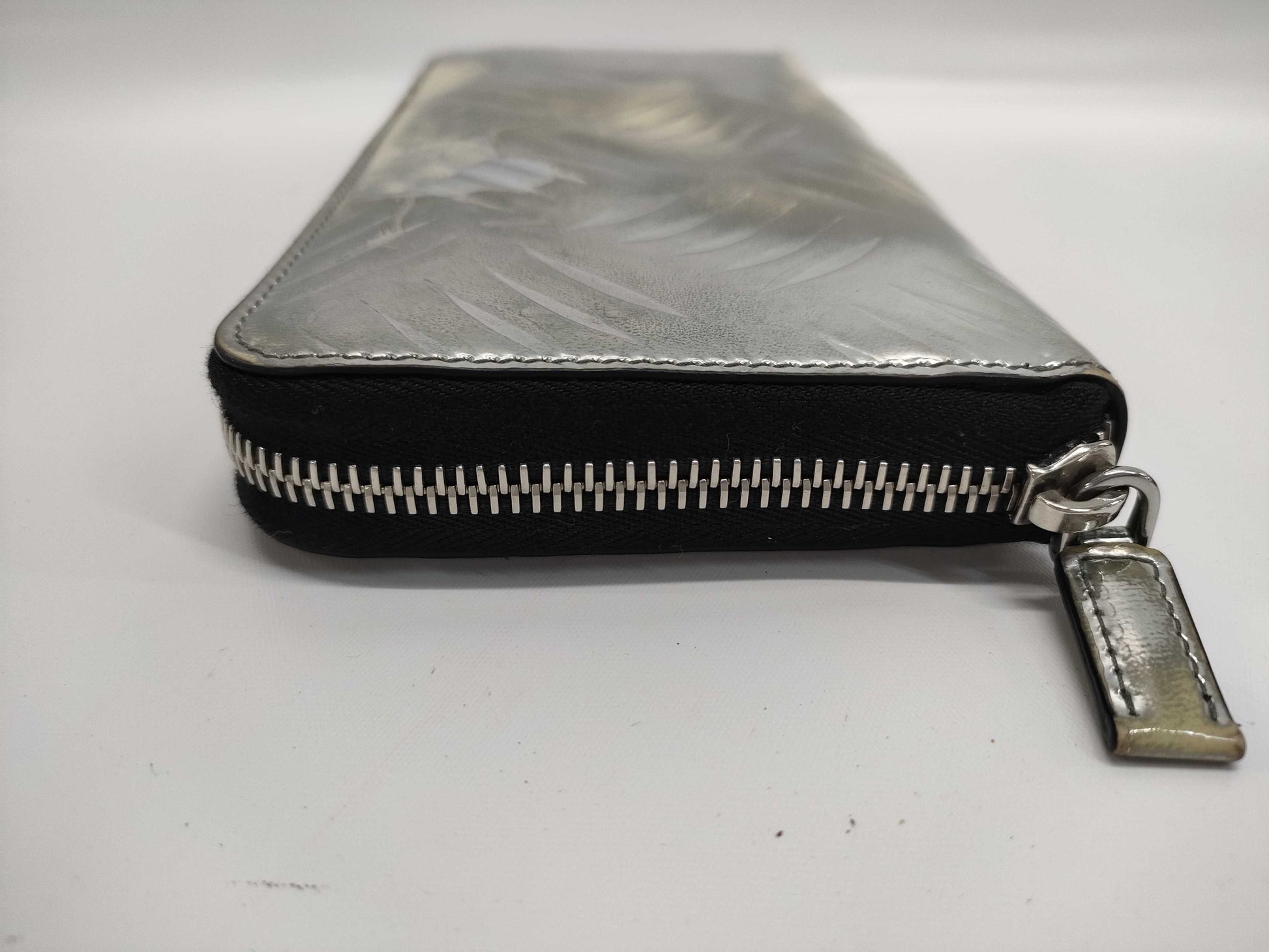 PRADA Hot Stamp Round Zip Wallet with Box