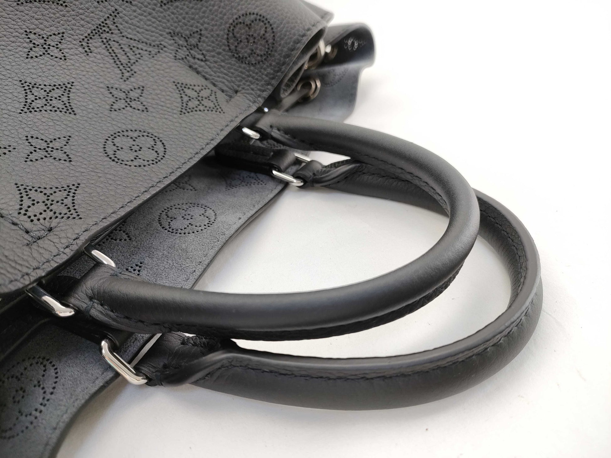 LOUIS VUITTON Bella Tote Bag M59200 RFID Verified Tote Bag