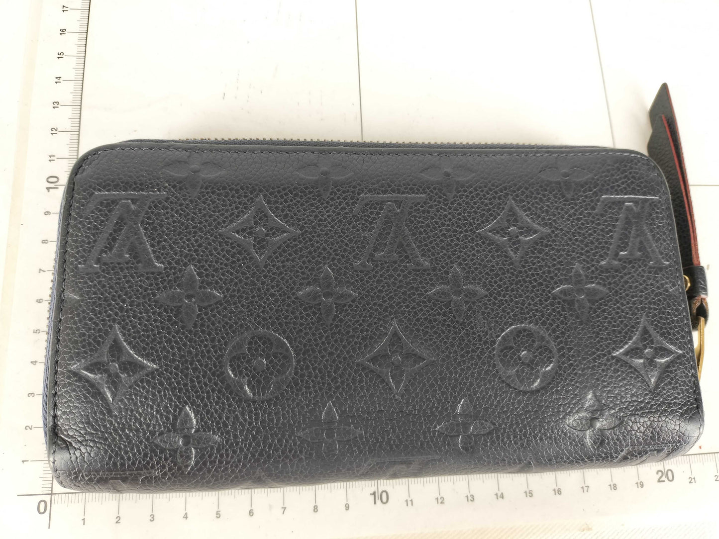 LOUIS VUITTON Unplanted Zippy Wallet Noir M61864 Wallet