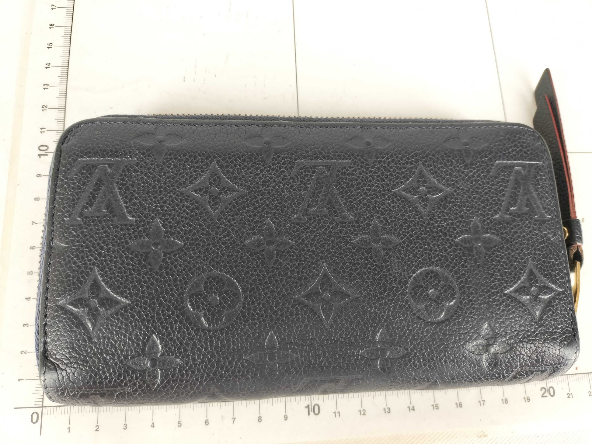 LOUIS VUITTON Unplanted Zippy Wallet Noir M61864 Wallet
