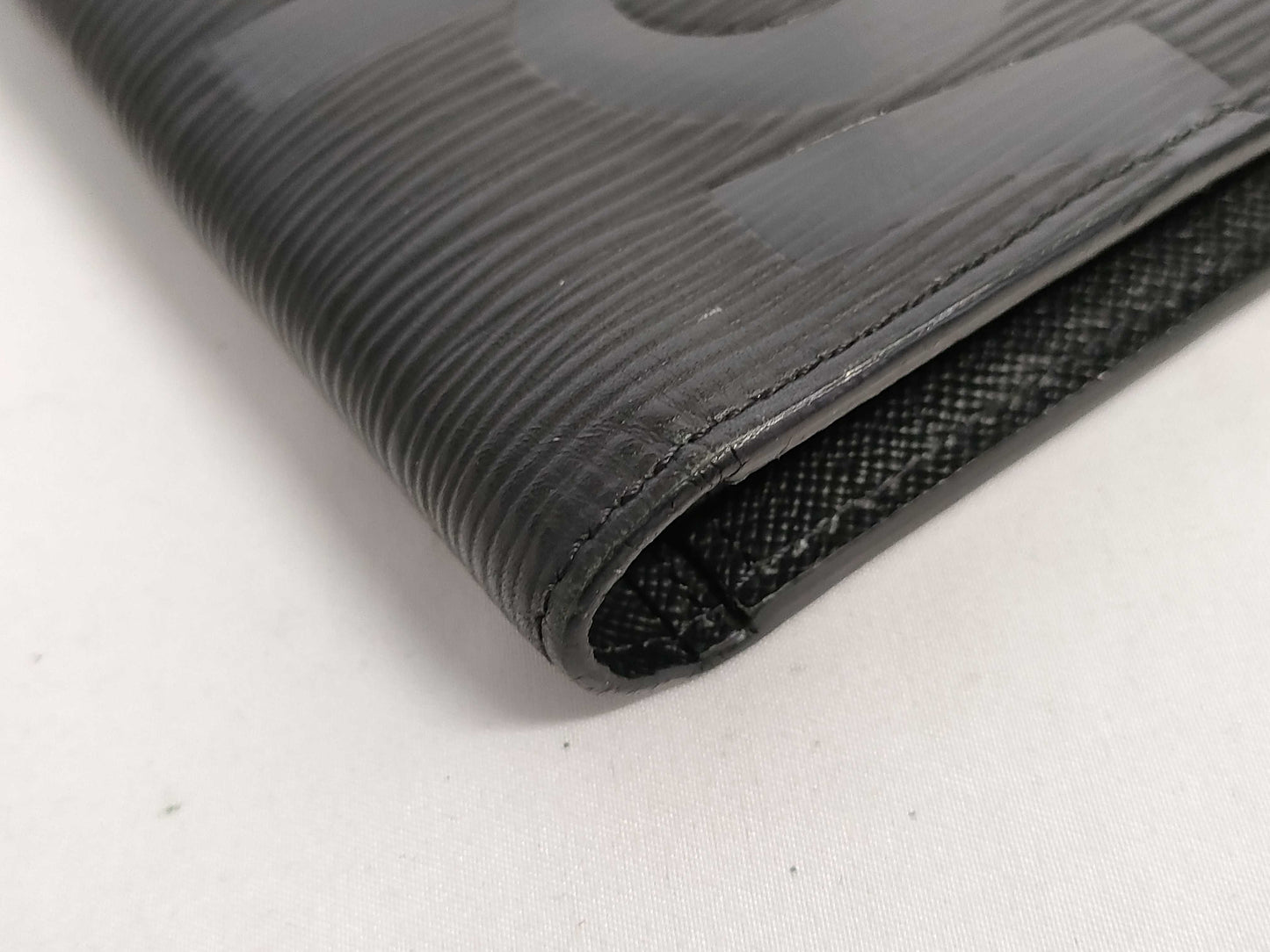 LOUIS VUITTON Epi Leather & Supreme Collaboration Portefeuille Brazza M67721/CA2107 Wallet with Box