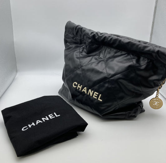 CHANEL 22 Shoulder Bag